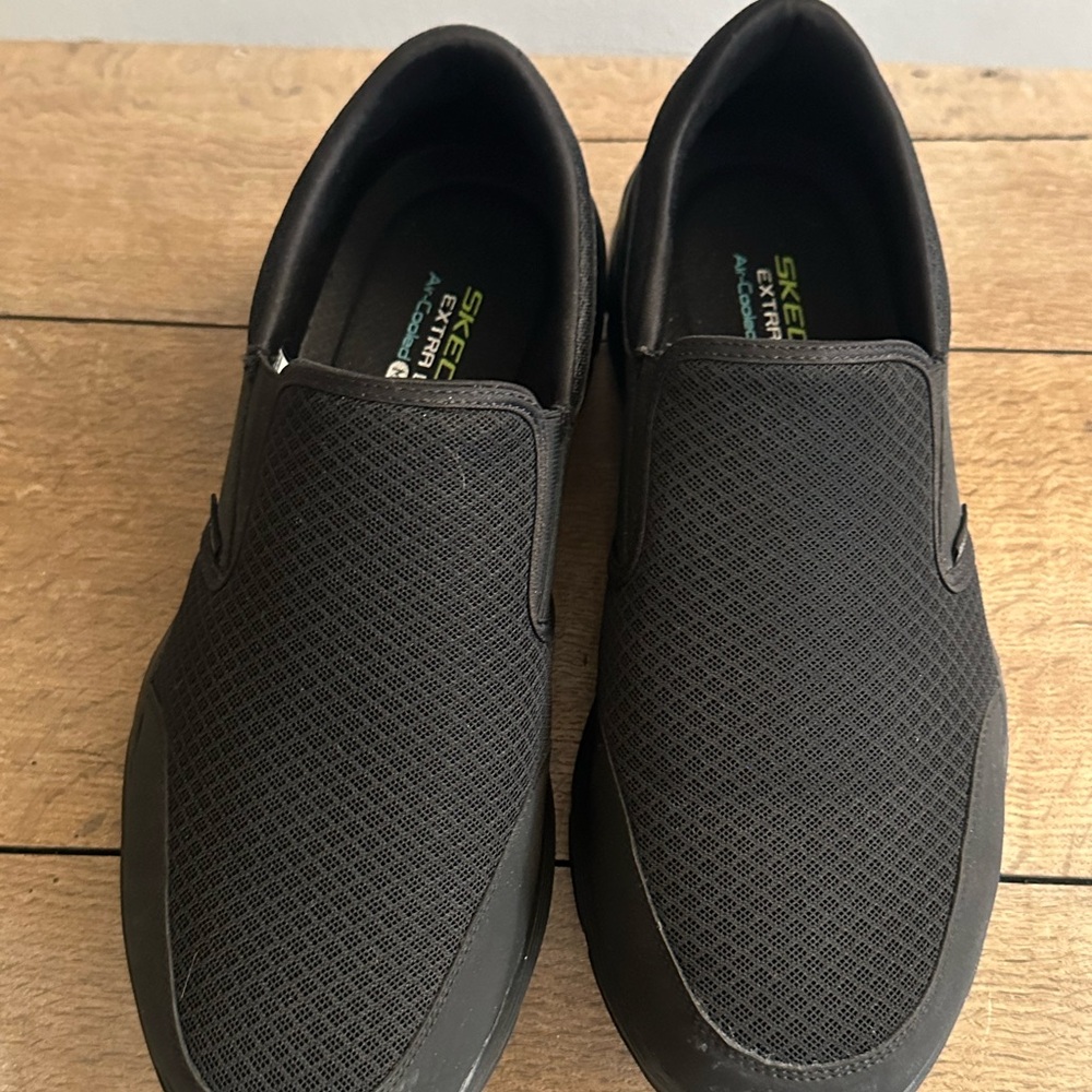 Sketchers Slip on shoes